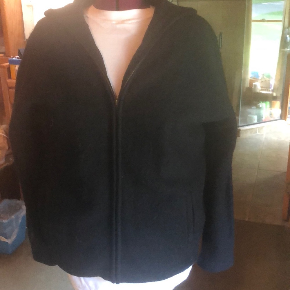 Bowen & Wright men’s Zip up sweater